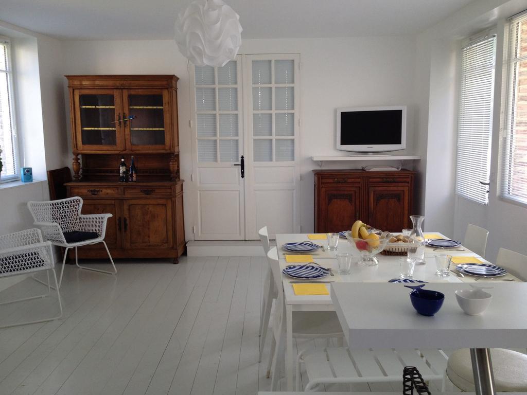 Les Graves Villa Villerville Rom bilde